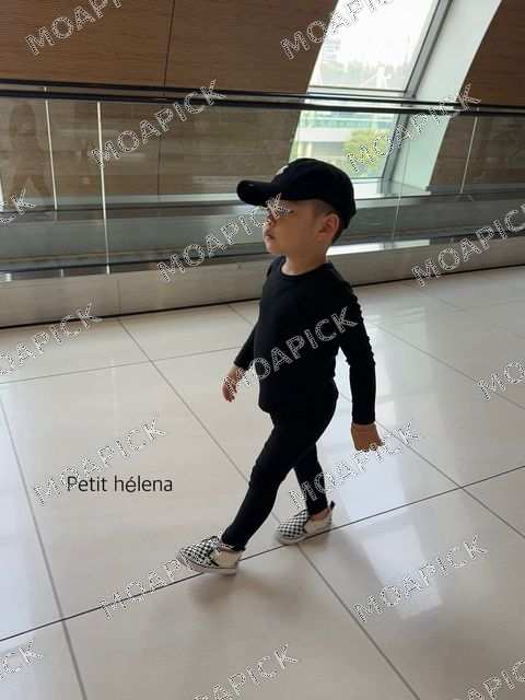 에띠골지티셔츠
